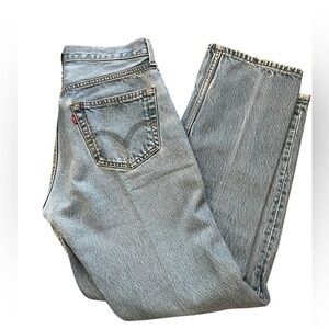2008 Levi’s button fly faded classic denim blue jeans-33 by 34 inches